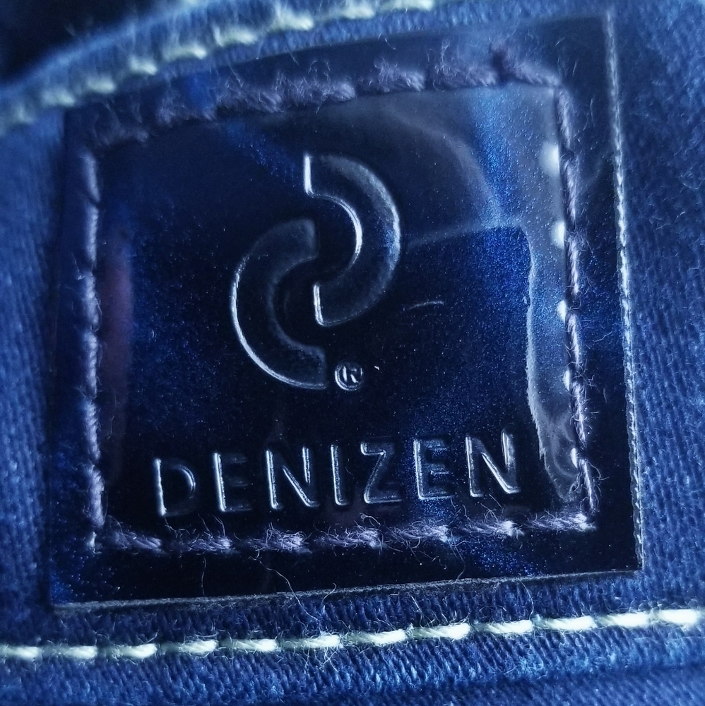 LEVI Denizen Skinny Jeans